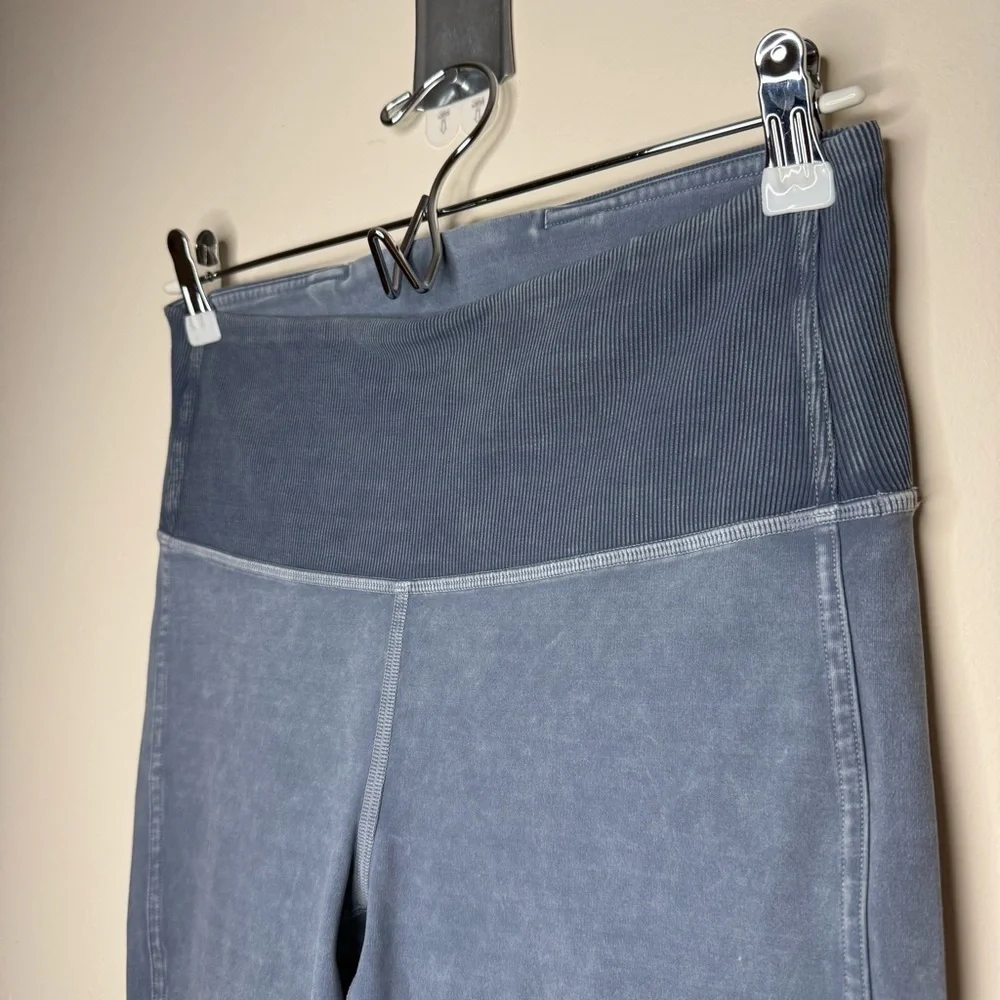LULULEMON Wunder Under Ribbed 23” Crop Workout Leggings in Washed Moon Blue
